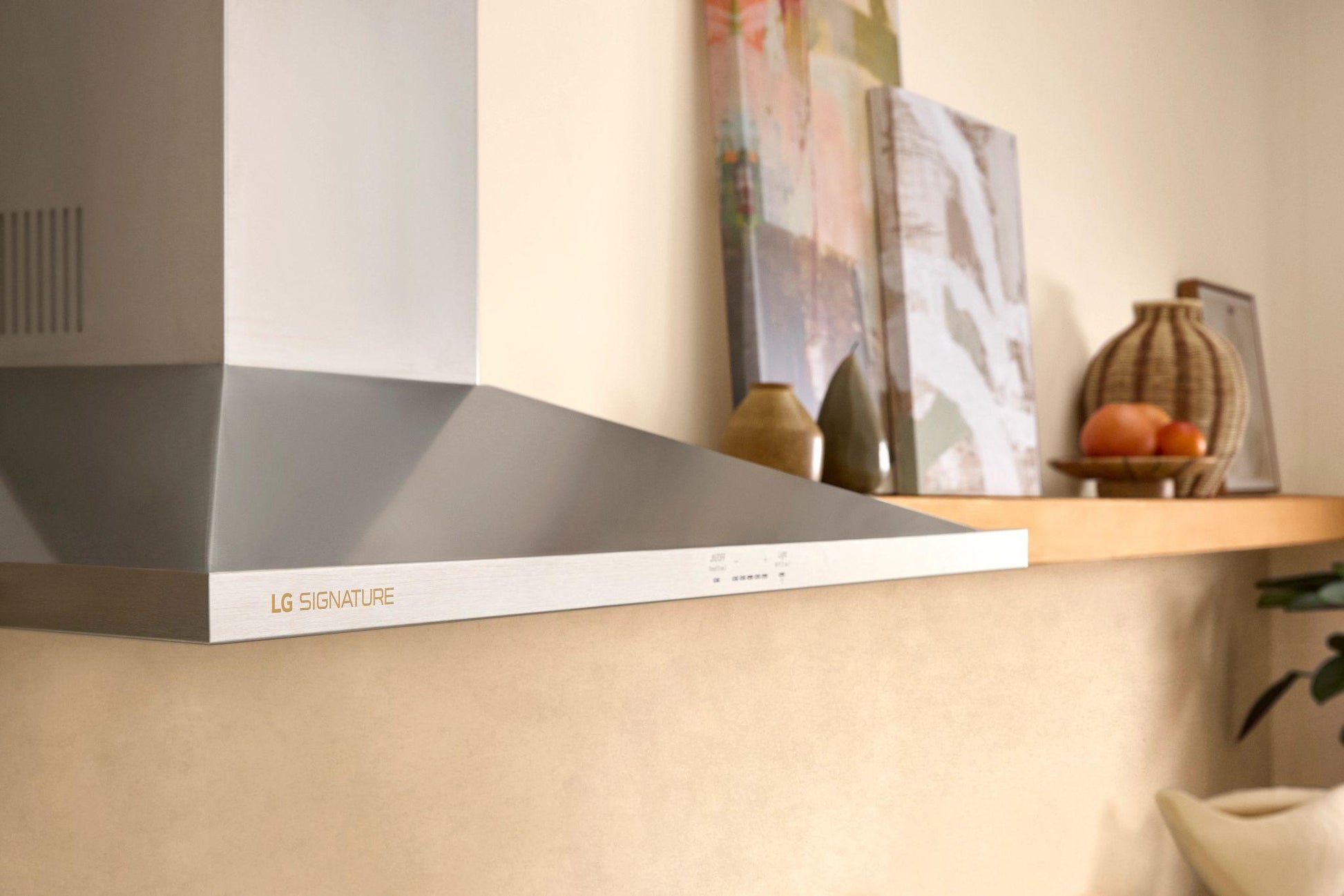 Lg HCEU3039X Lg Signature 30 Inch Wall Mount Chimney Hood