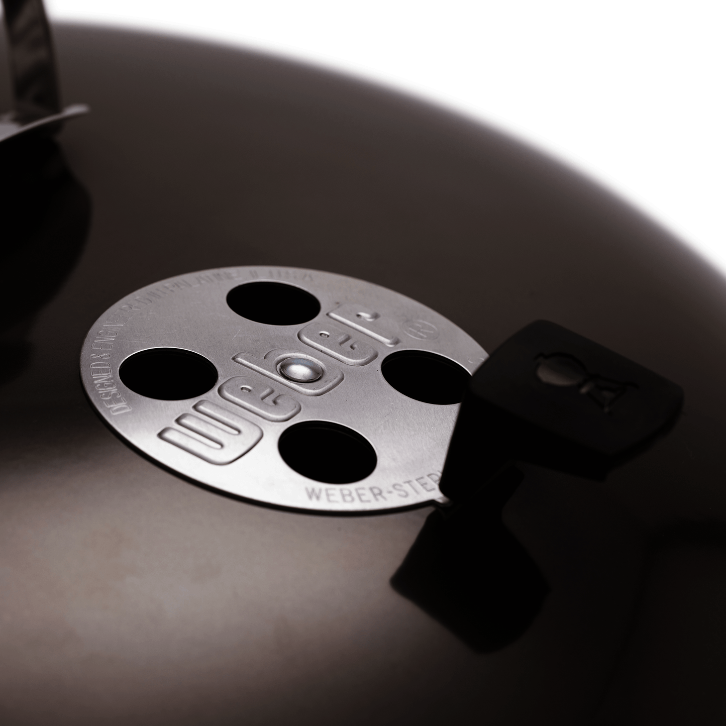 Weber 1500065 Master-Touch Charcoal Grill 26 - Smoke Grey