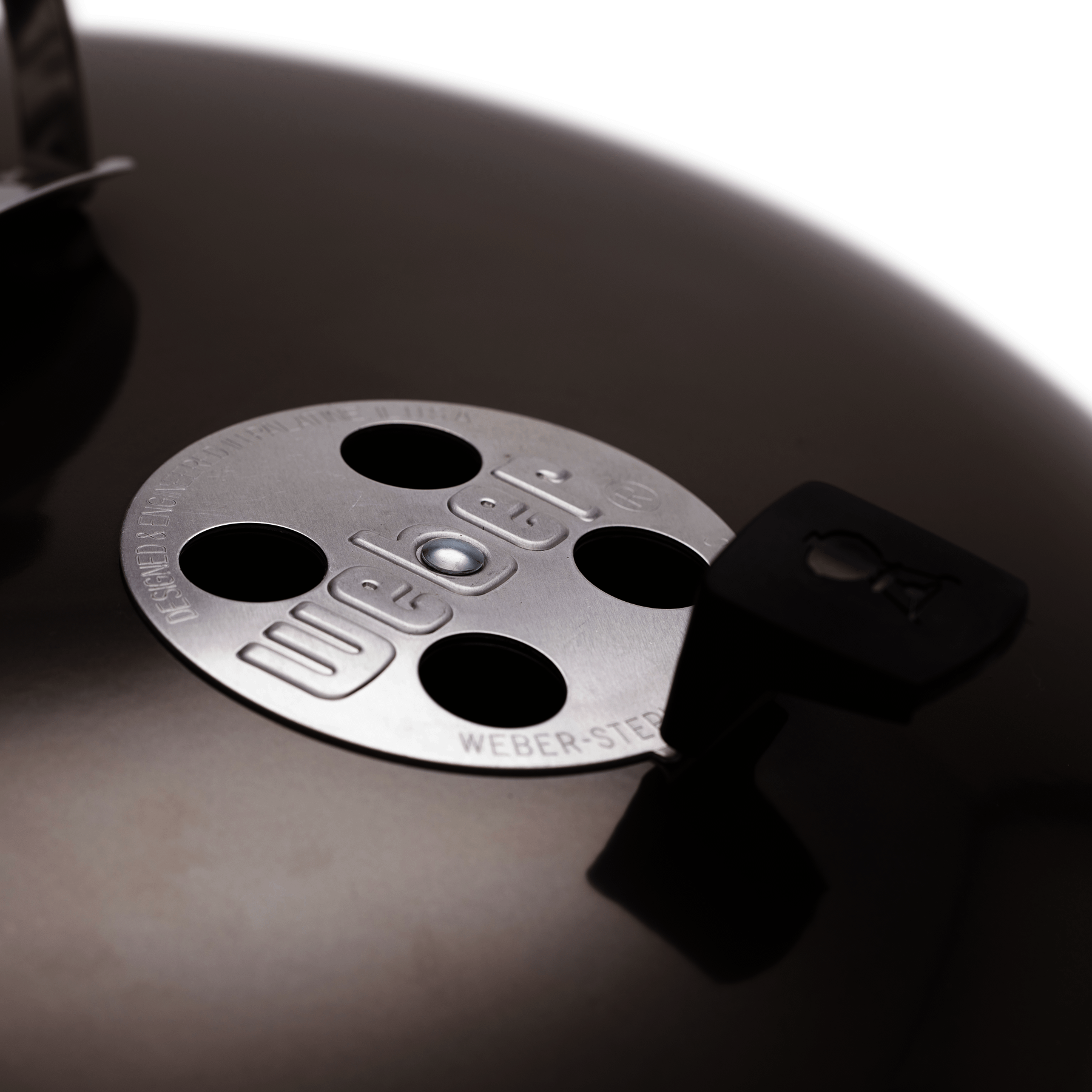 Weber 1500065 Master-Touch Charcoal Grill 26 - Smoke Grey