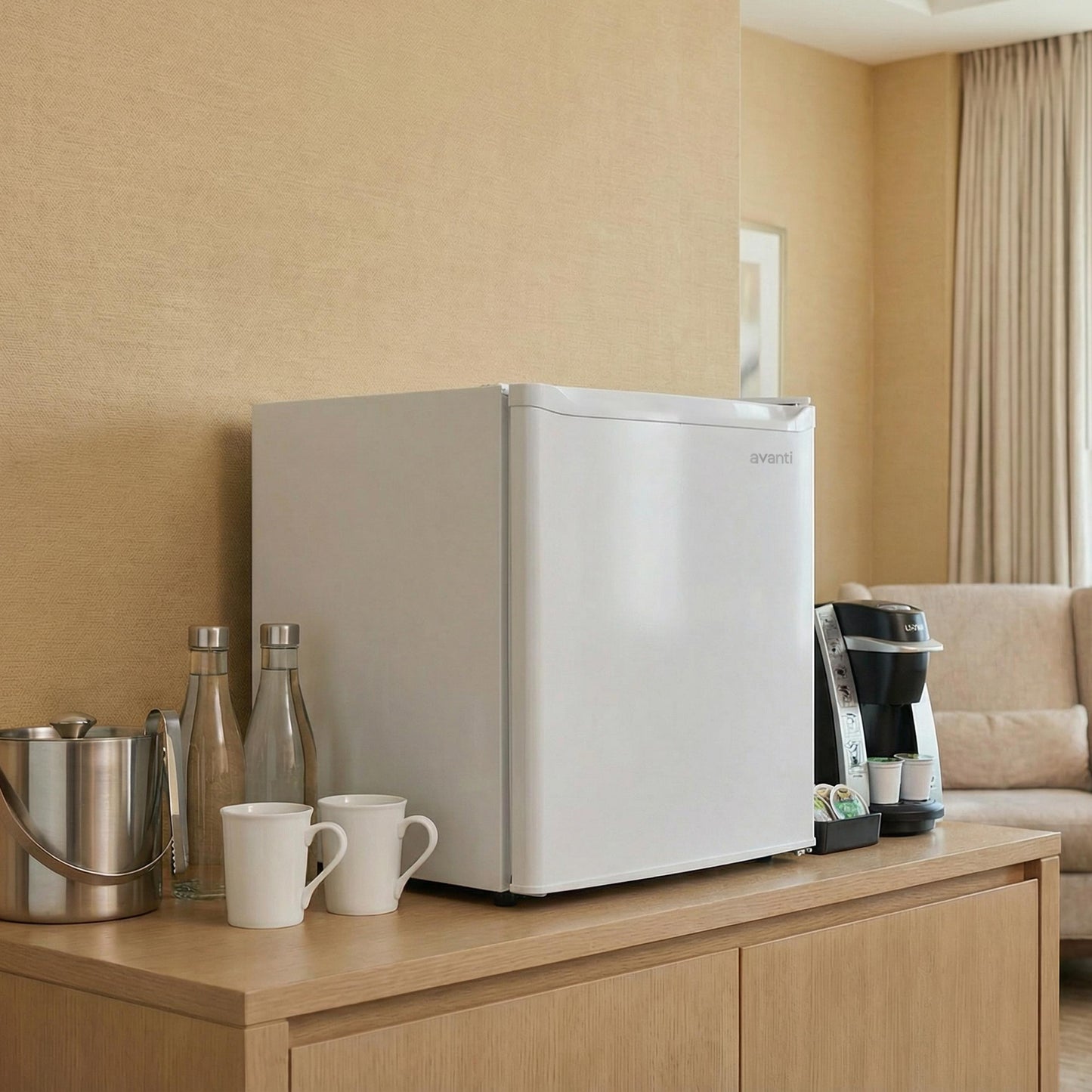 Avanti AVRM16F0W Avanti 1.6 Cu. Ft. Compact Refrigerator, Mini-Fridge, In White (Avrm16F0W)