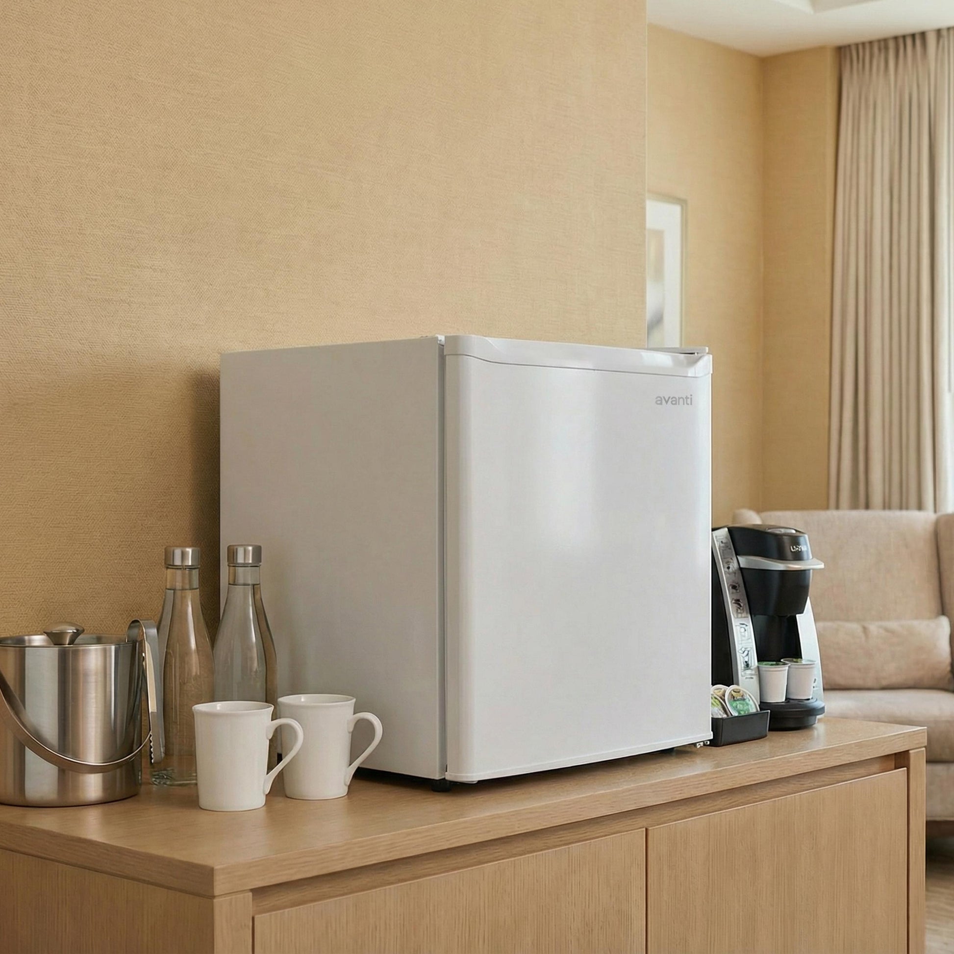 Avanti AVRM16F0W Avanti 1.6 Cu. Ft. Compact Refrigerator, Mini-Fridge, In White (Avrm16F0W)