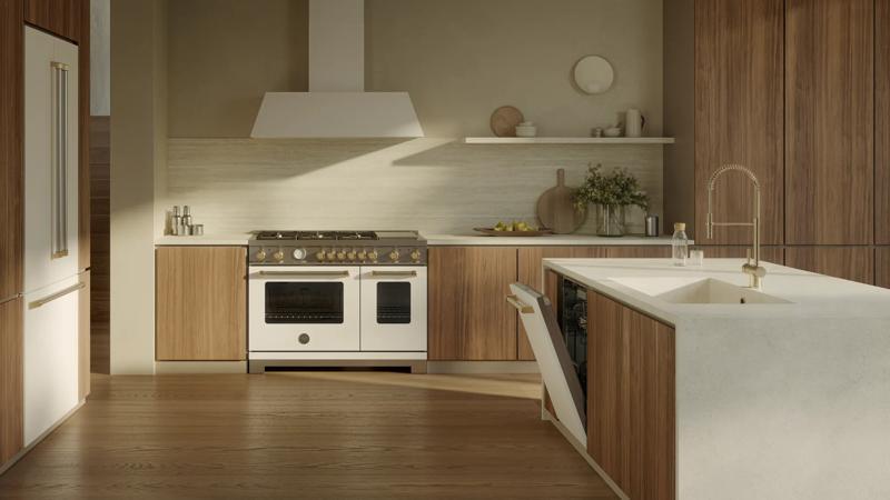 Bertazzoni RFD36FZNW Bertazzoni Master Series 36 In. 26.2 Cu. Ft. Bianco Matt With Gold Accents Counter Depth French Door Refrigerator