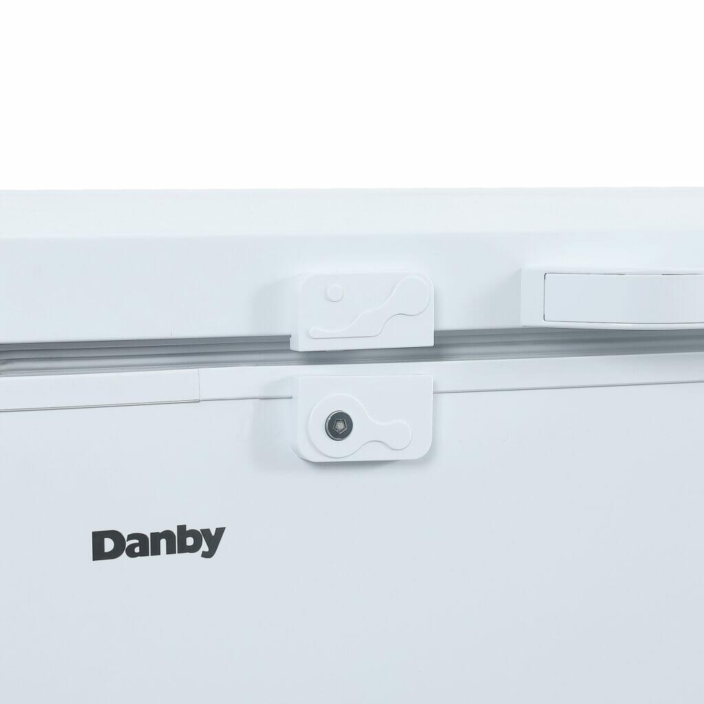 Danby DCFM210A1WDB Danby 21.2 Cu. Ft. Chest Freezer In White
