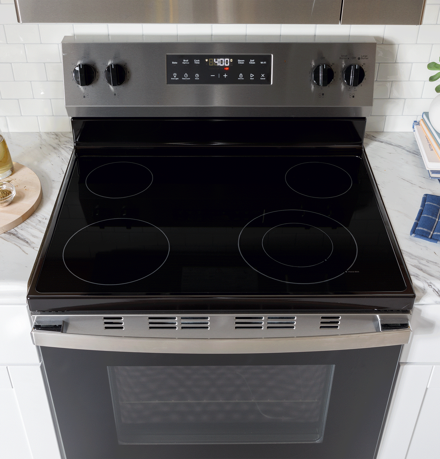 Ge Appliances GRF400PVSS Ge® 30" Free-Standing Electric Range