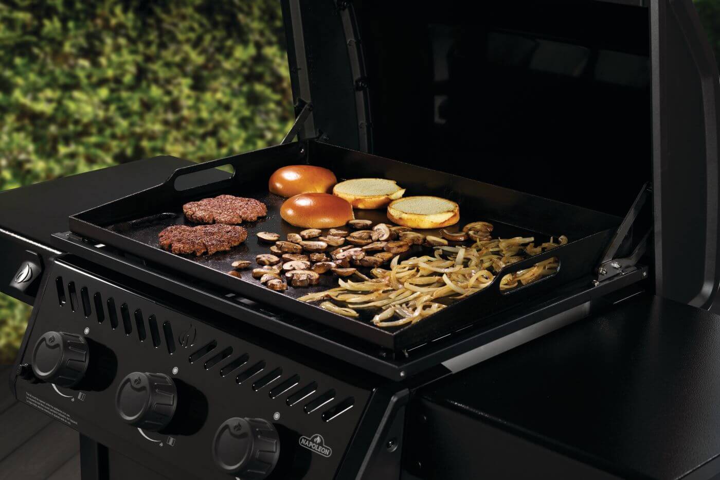 Napoleon Bbq F24DFTNK Freestyle 24 Inch Pre-Seasoned Non-Stick Griddle , Natural Gas, Black