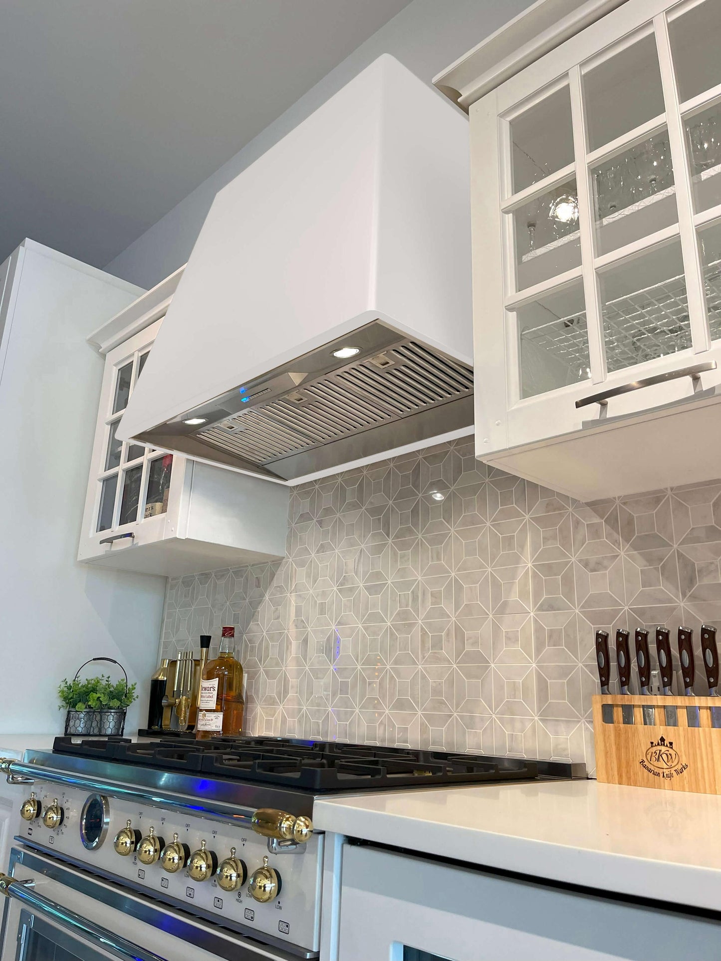 Xo Appliance XOVD136MW Xo 36In Designer Hood Matte White