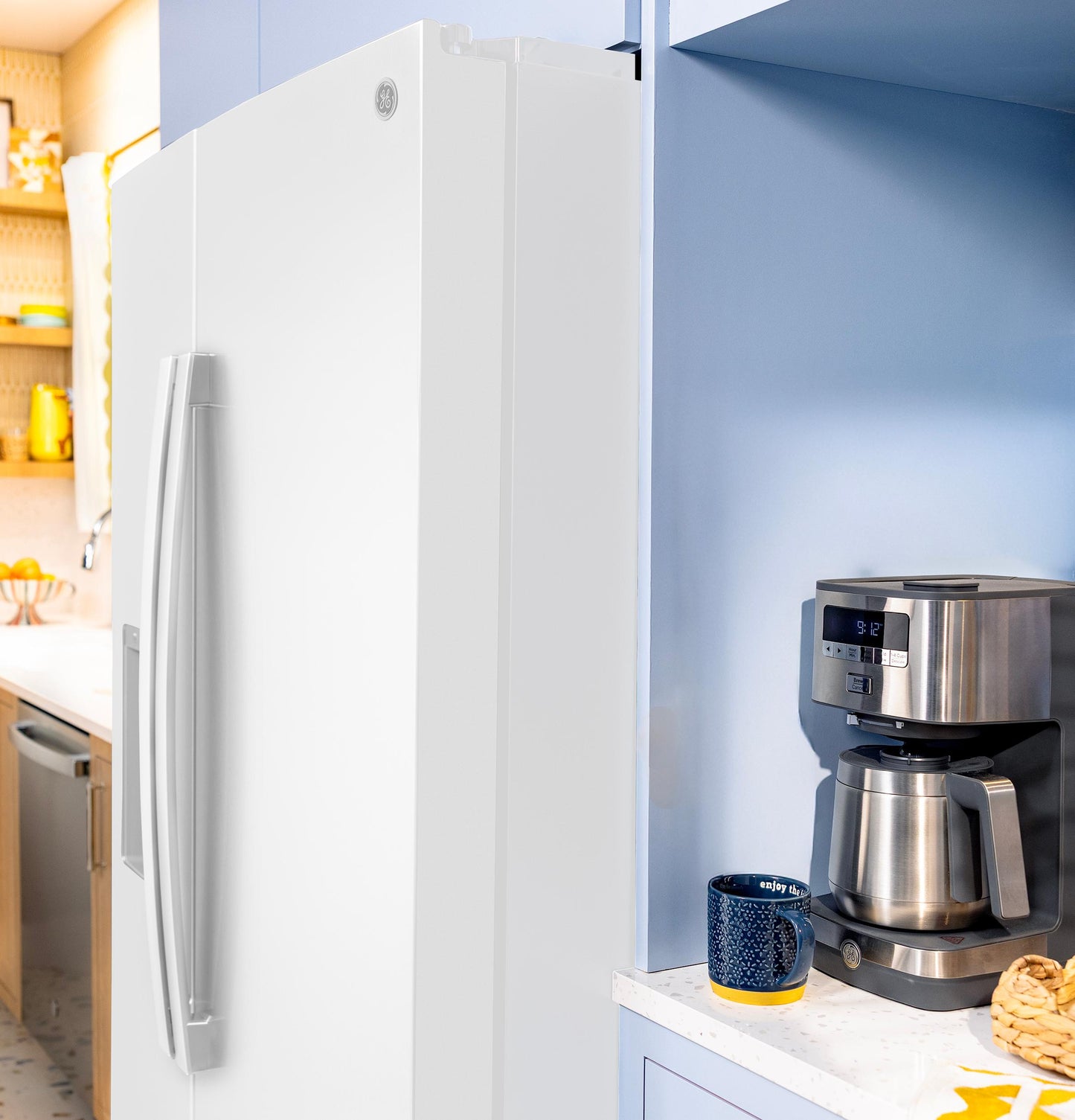 Ge Appliances GSS28NGYWW Ge® 27.9 Cu. Ft. Side-By-Side Refrigerator With Extra Tall Dispenser And In-Door Icemaker