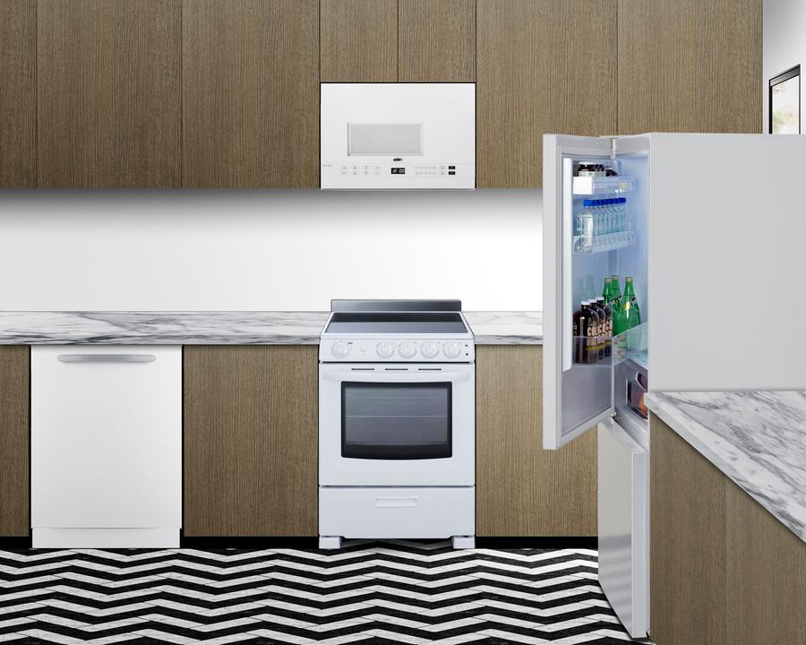 Summit FFBF151WLHD 28" Wide Bottom Mount Refrigerator-Freezer