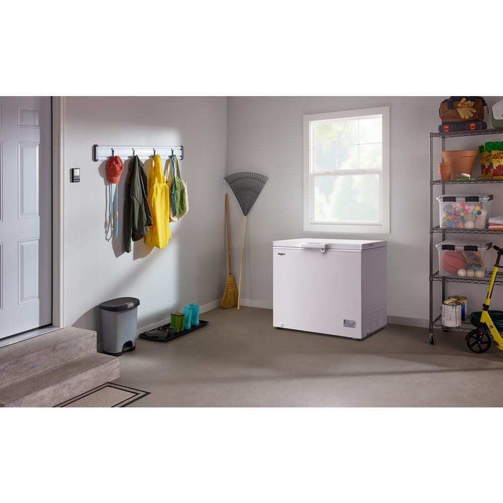 Whirlpool WZCN339TW Whirlpool® 9 Cu. Ft. Chest Freezer With 2 Storage Baskets