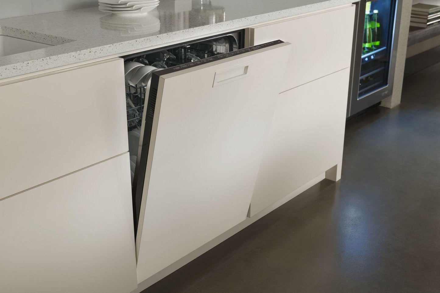 Jennair JUB24FRERS Euro-Style 24" Under Counter Beverage Center Stainless Steel