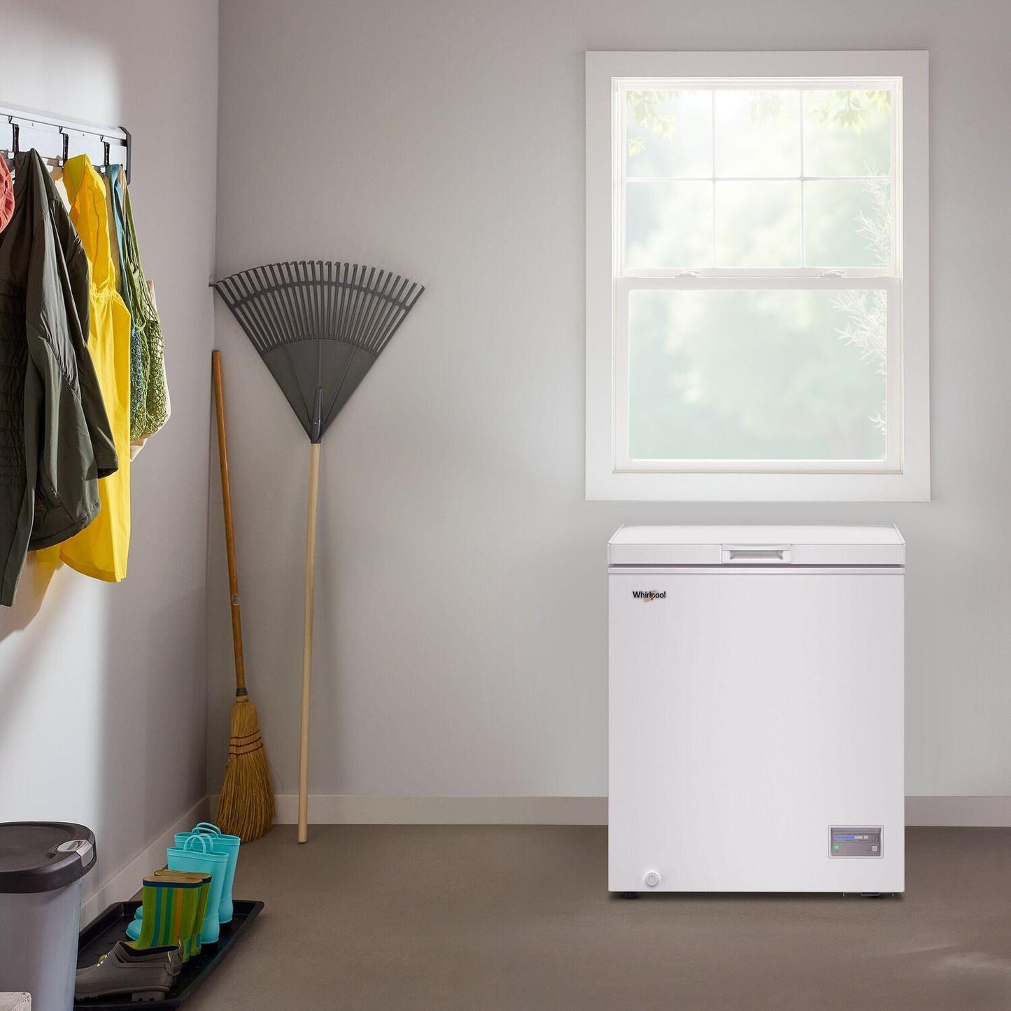 Whirlpool WZCN315TW Whirlpool® 5 Cu. Ft. Chest Freezer With 1 Storage Basket