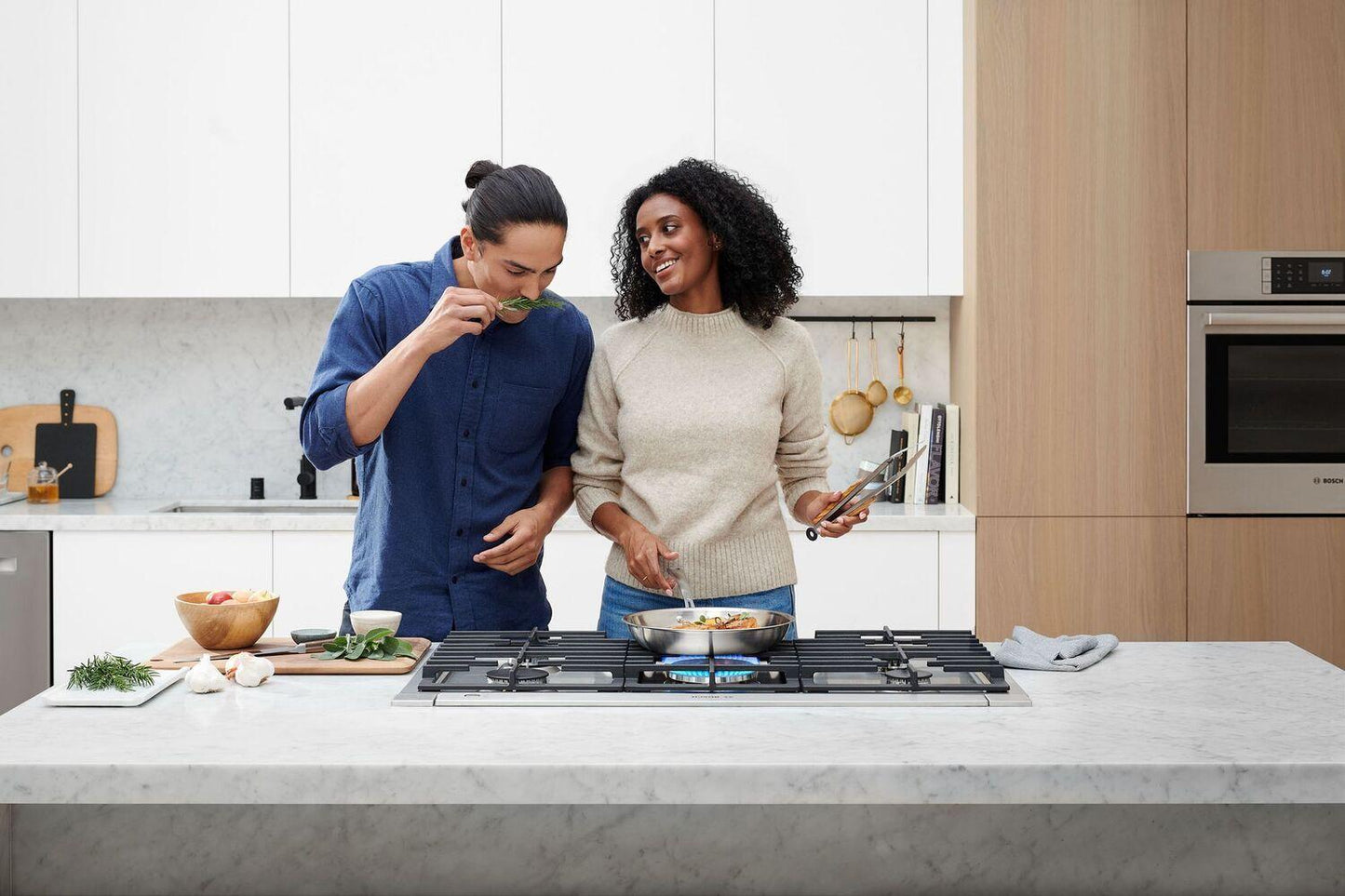 Bosch NGM8659UC 800 Series Gas Cooktop 36" Stainless Steel Ngm8659Uc