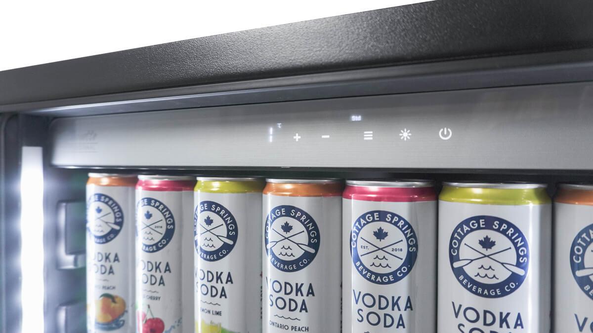 Silhouette SPRAR055D1SS Niagara - 5.5 Cu. Ft. Beverage Center