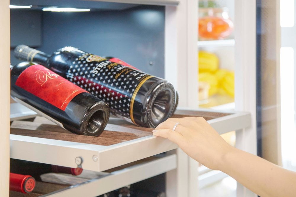 Thermador T18IW900SP 18-Inch Built-In Wine Preservation Column