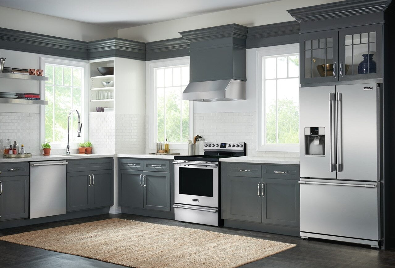 Frigidaire FPEH3077RF Frigidaire Professional 30'' Electric Front Control Freestanding