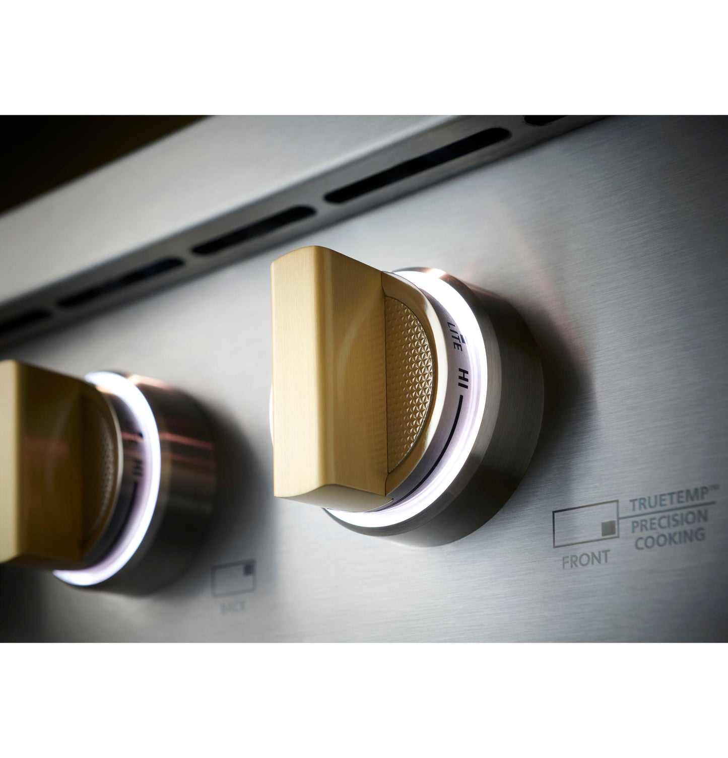 Monogram ZDP364NDTSS Monogram 36" Dual-Fuel Professional Range With 4 Burners And Griddle (Natural Gas)