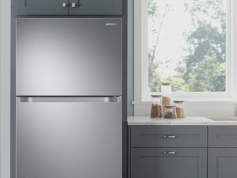 Samsung RT21M6215SR 21 Cu. Ft. Top Freezer Refrigerator With Flexzone™ And Ice Maker In Stainless Steel