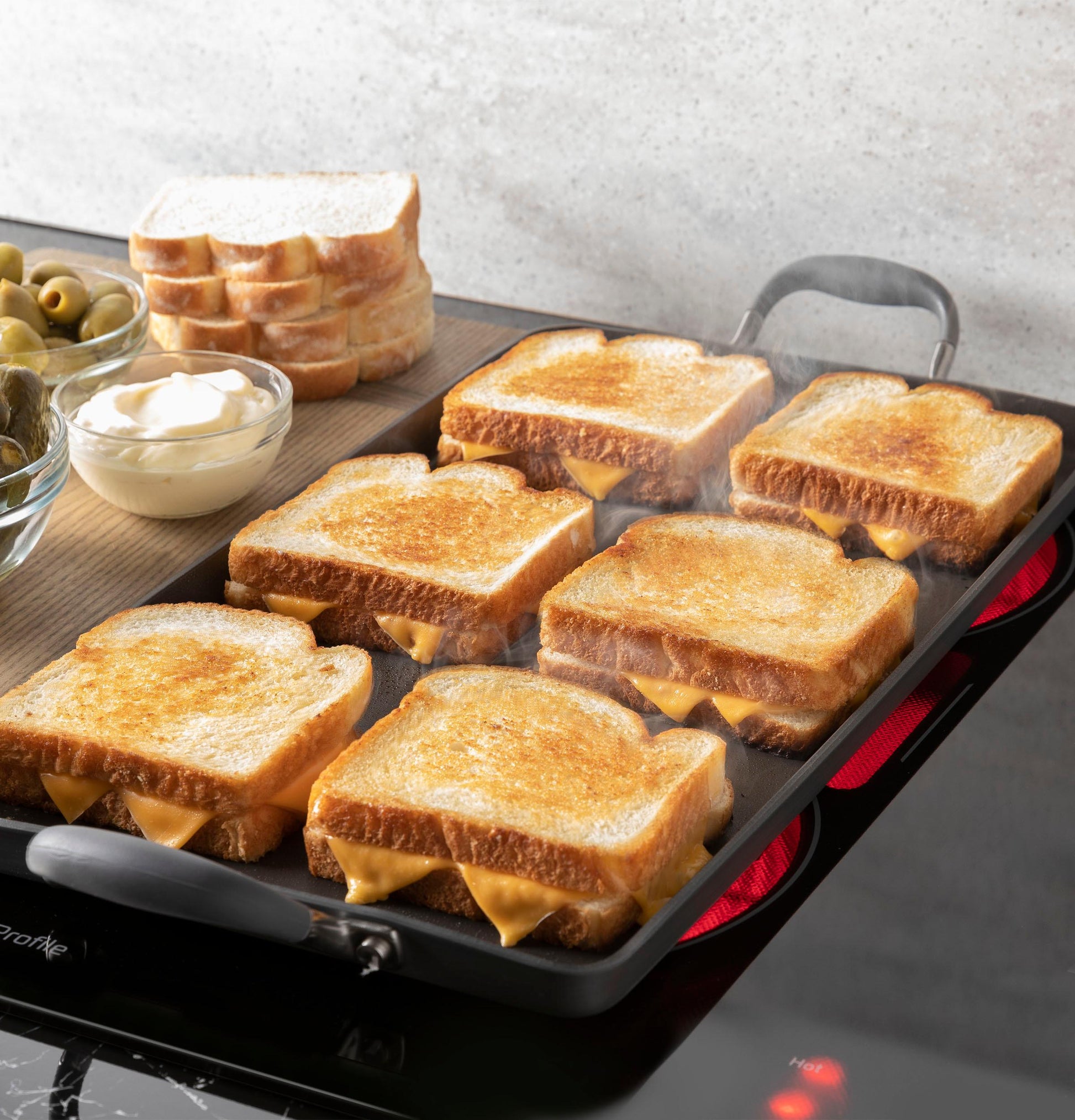 Ge Appliances PP9830DRBB Ge Profile™ 30" Downdraft Electric Cooktop