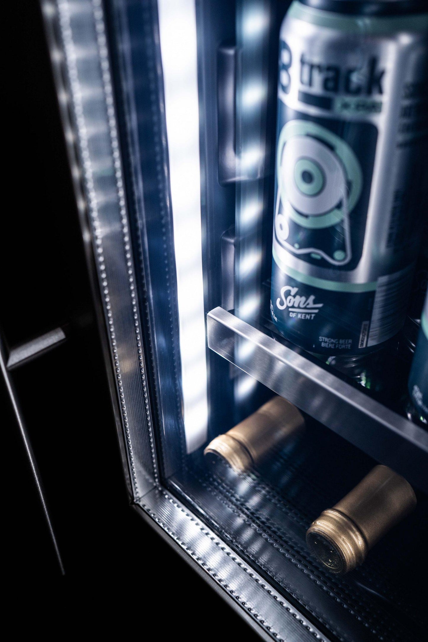 Silhouette SPRBC031D1SS Silhouette - 3.1 Cu. Ft. Built-In Under Counter Beverage Center