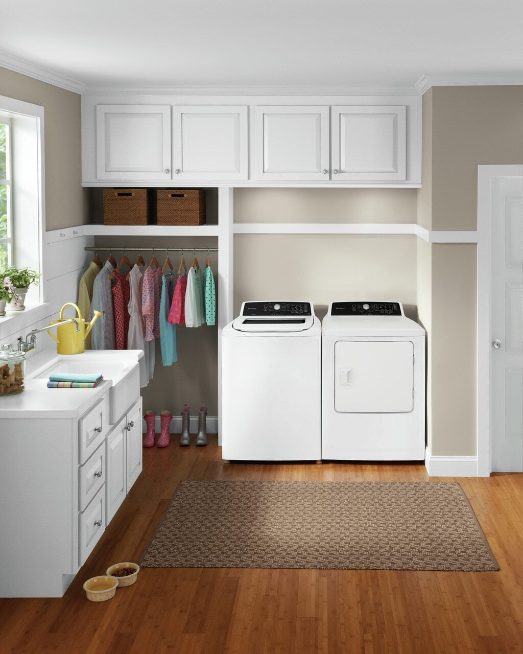 Frigidaire FFRE4120SW Frigidaire 6.7 Cu. Ft. Free Standing Electric Dryer