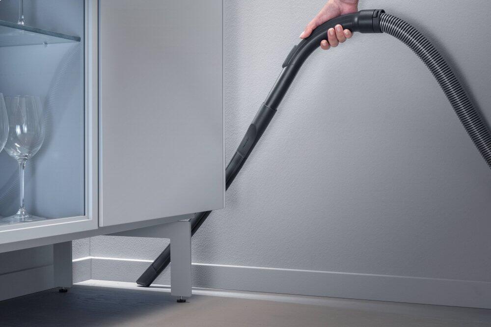 Miele SFD20 Sfd 20 - Flexible Crevice Nozzle Its Length Enables Cleaning Of Difficult To Access, Narrow Crevices.