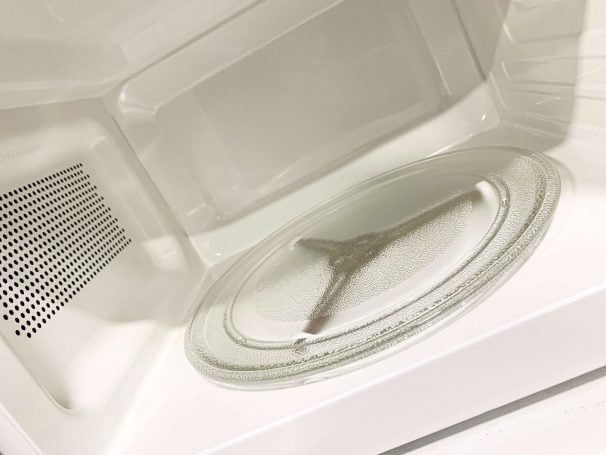 Danby DBMW0920BBB Danby 0.9 Cuft Black Microwave