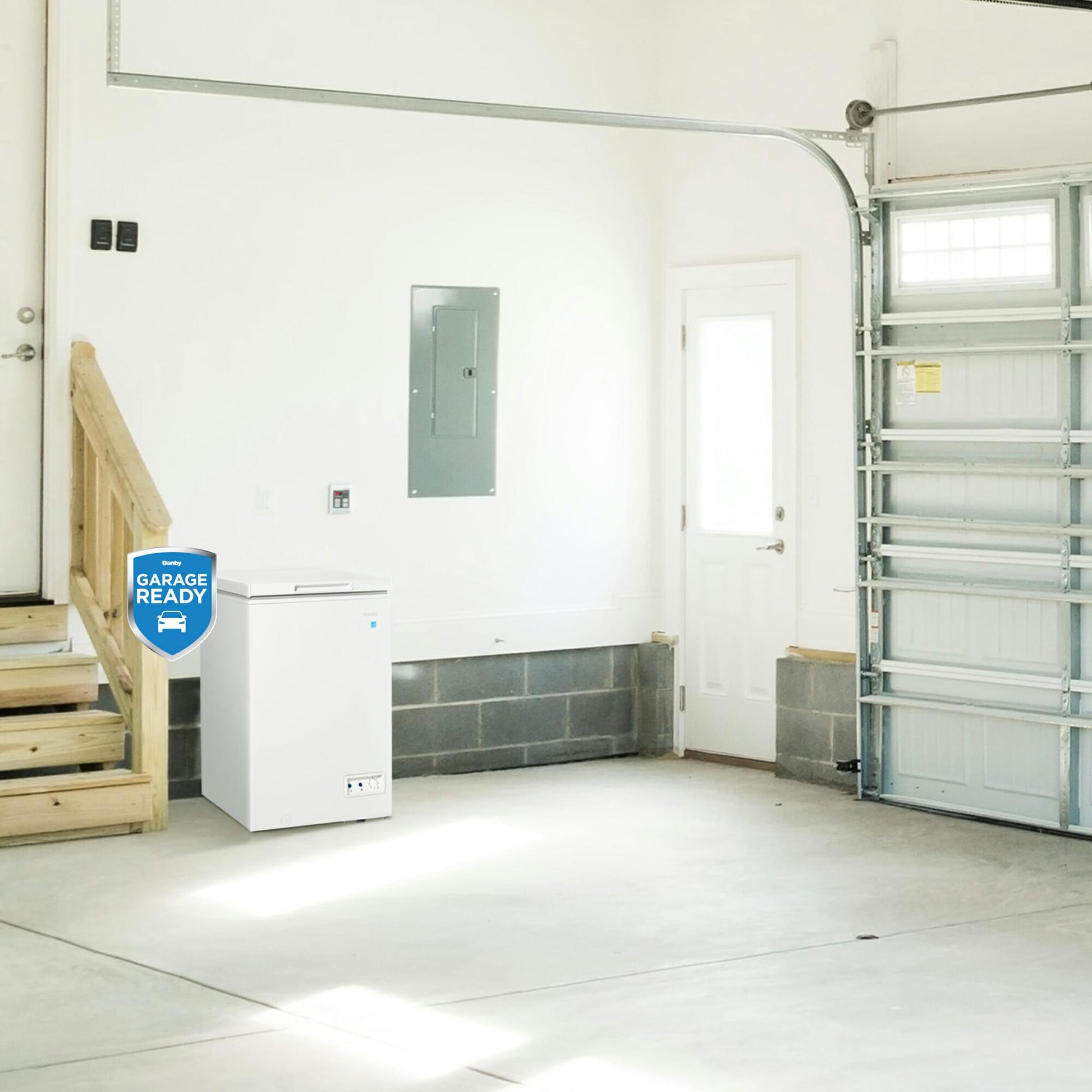 Danby DCF035A5WDB Danby 3.5 Cu. Ft. Chest Freezer In White