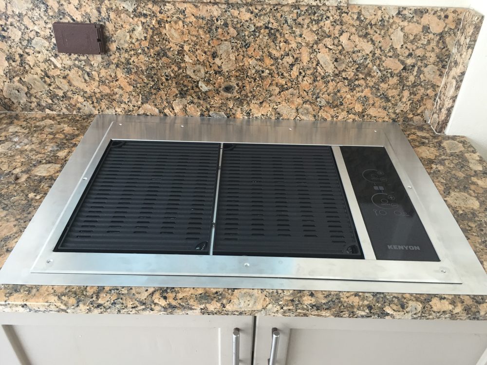 Kenyon B70401WH 240V Texan No Lid Electric Grill