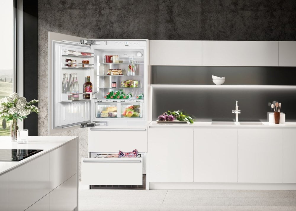 Liebherr HCB1581 30" Combined Refrigerator-Freezer With Biofresh And Nofrost For Integrated Use