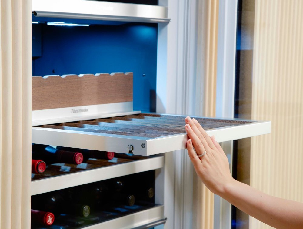 Thermador T24IW900SP 24-Inch Built-In Wine Preservation Column