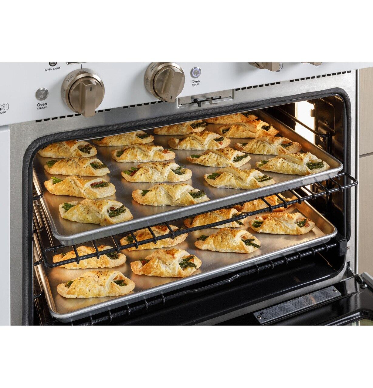 Cafe C2Y486P3TD1 Café™ 48" Smart Dual-Fuel Commercial-Style Range With 6 Burners And Griddle (Natural Gas)