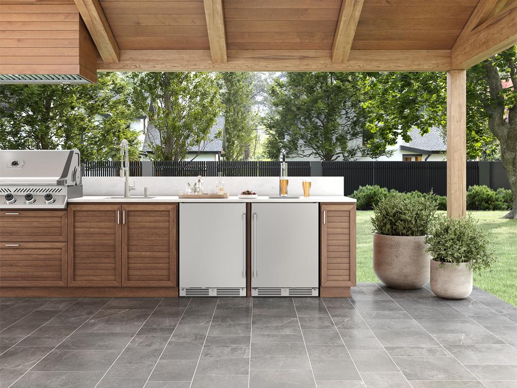 Zephyr PRR24C01ASOD 24" Outdoor Refrigerator