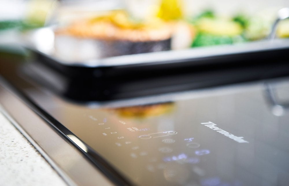 Thermador CET366TB 36-Inch Masterpiece® Touch Control Electric Cooktop, Black, Framed