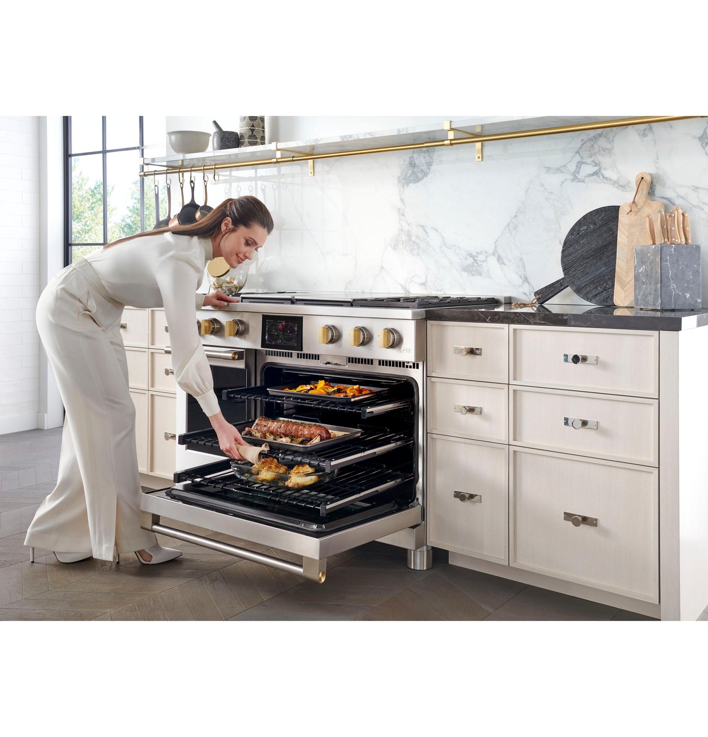 Monogram ZDP484NGTSS Monogram 48" Dual-Fuel Professional Range With 4 Burners, Grill, And Griddle