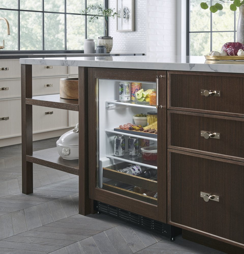 Monogram ZDBI240HII Monogram Beverage Center