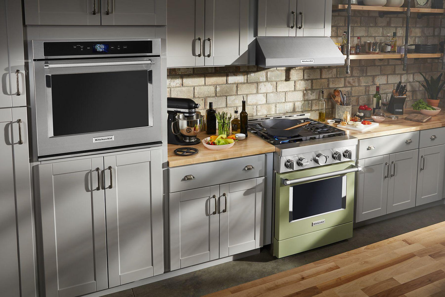 Kitchenaid KFGC500JAV Kitchenaid® 30'' Smart Commercial-Style Gas Range With 4 Burners - Avocado Cream