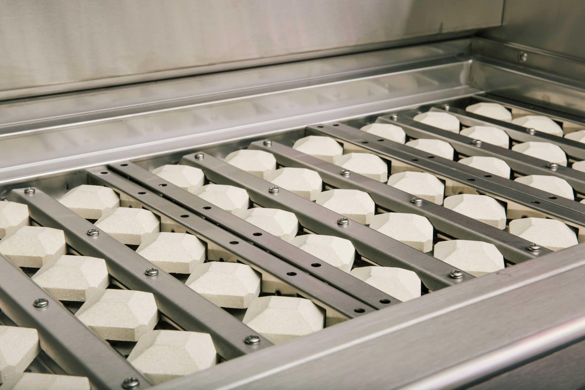 Coyote C2SL30NGFS 30" Grill On Cart Ng; Infinity Burners; Ceramics; Led'S