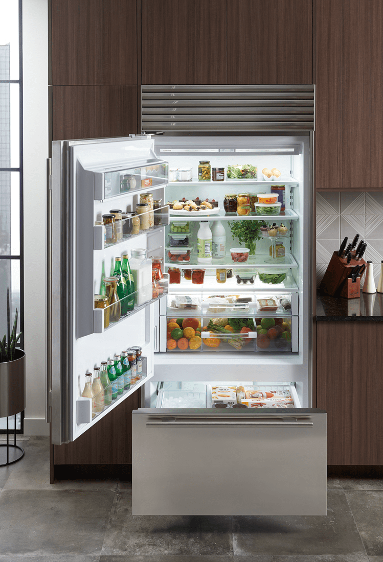 Sub-Zero BI36UIDSTHLH 36" Classic Over-And-Under Refrigerator/Freezer With Internal Dispenser