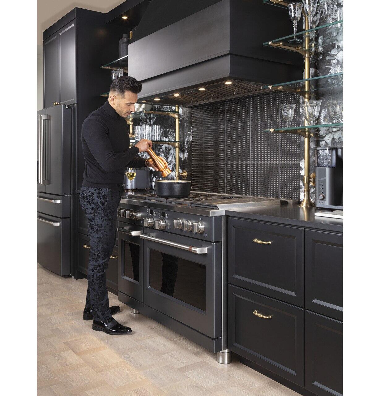 Cafe C2Y486P3TD1 Café™ 48" Smart Dual-Fuel Commercial-Style Range With 6 Burners And Griddle (Natural Gas)