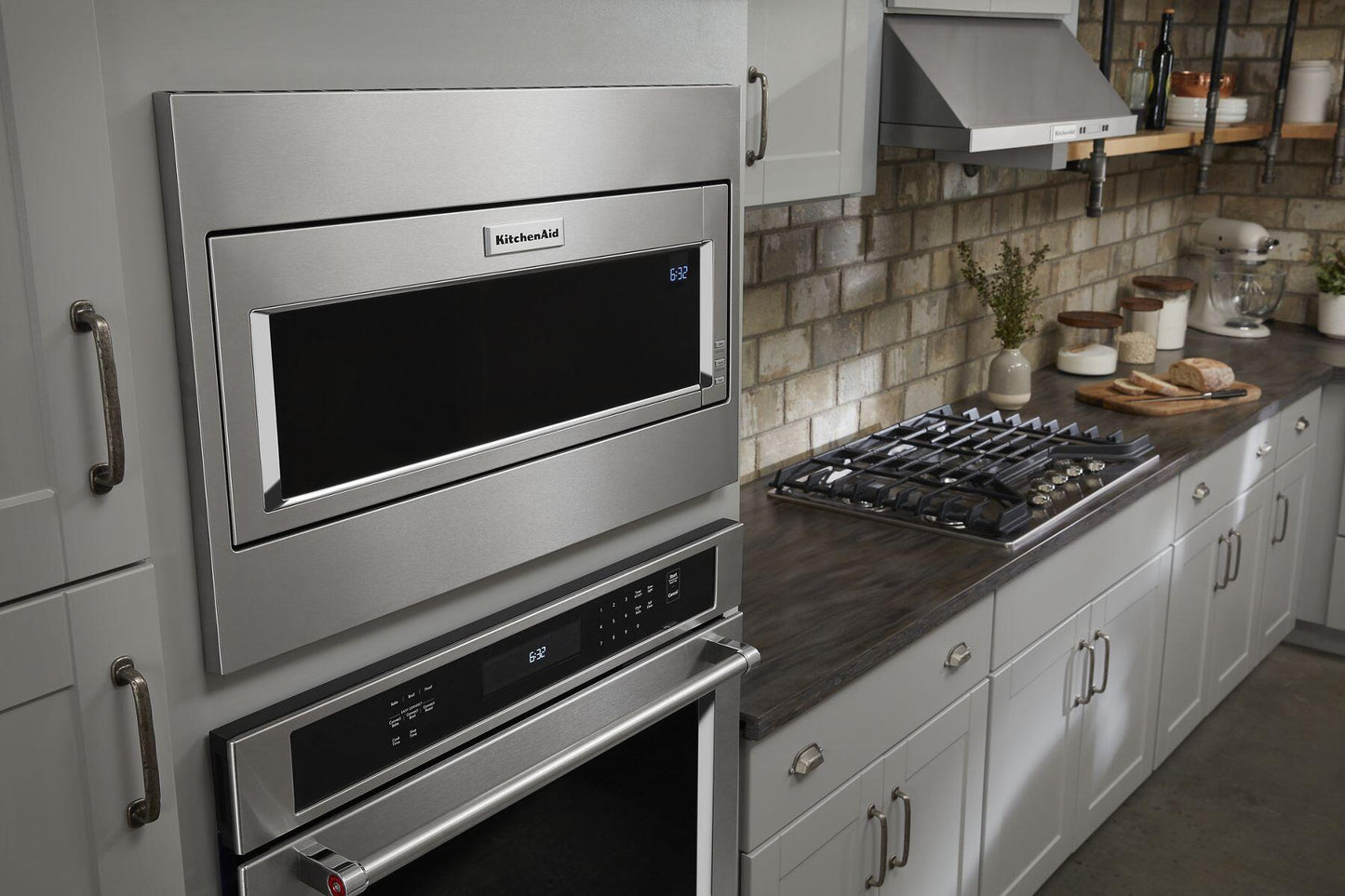 Kitchenaid KMBT5511KSS 1000 Watt Built-In Low Profile Microwave With Standard Trim Kit - Stainless Steel