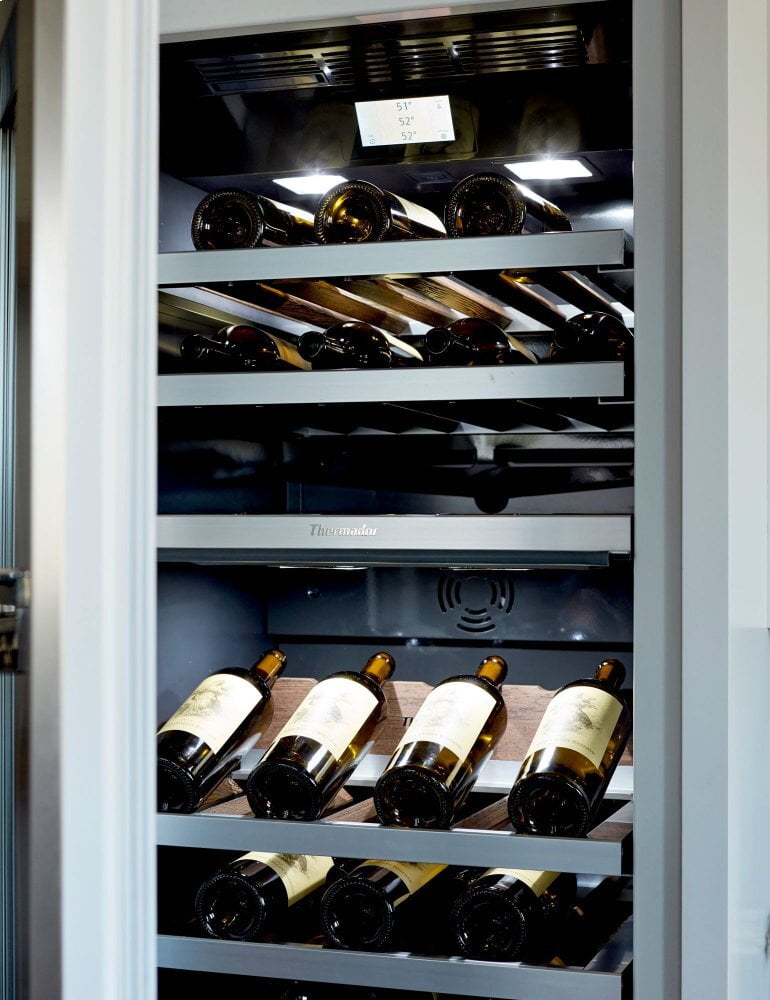 Thermador T24IW900SP 24-Inch Built-In Wine Preservation Column