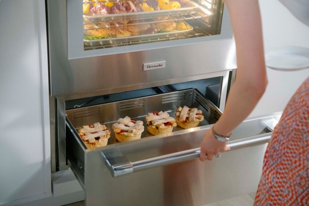 Thermador WD30WC 30-Inch Traditional Warming Drawer With Push To Open