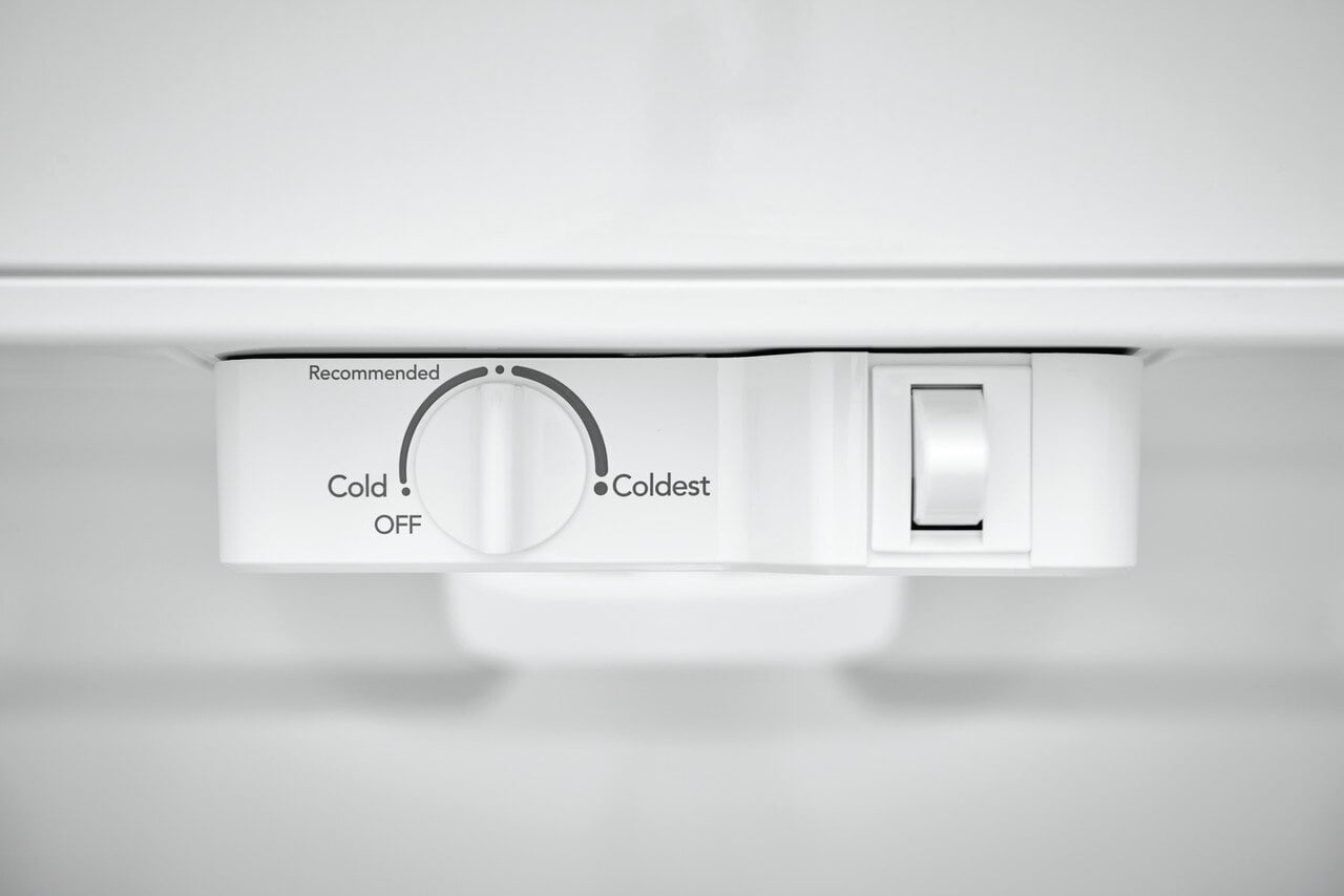 Frigidaire FFHT2045VD Frigidaire 20.0 Cu. Ft. Top Freezer Refrigerator