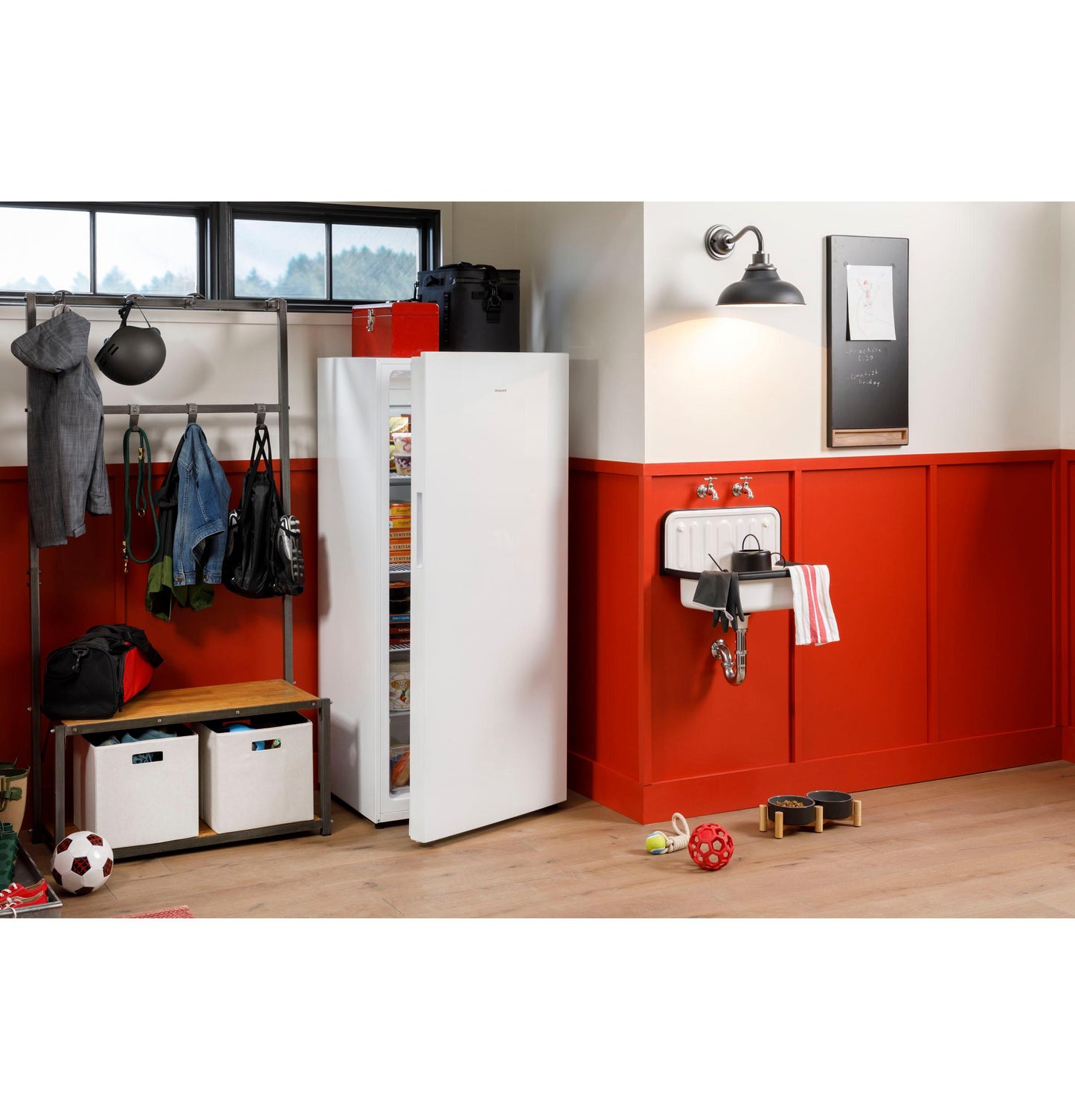 Hotpoint HUF13STRWW Hotpoint® 13 Cu. Ft. Frost-Free Upright Freezer