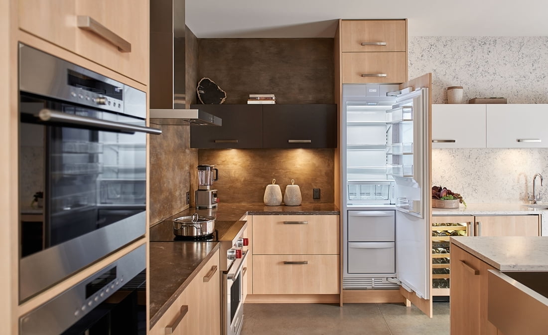 Sub-Zero IC24CIRH 24" Designer Column Refrigerator/Freezer With Ice Maker - Panel Ready