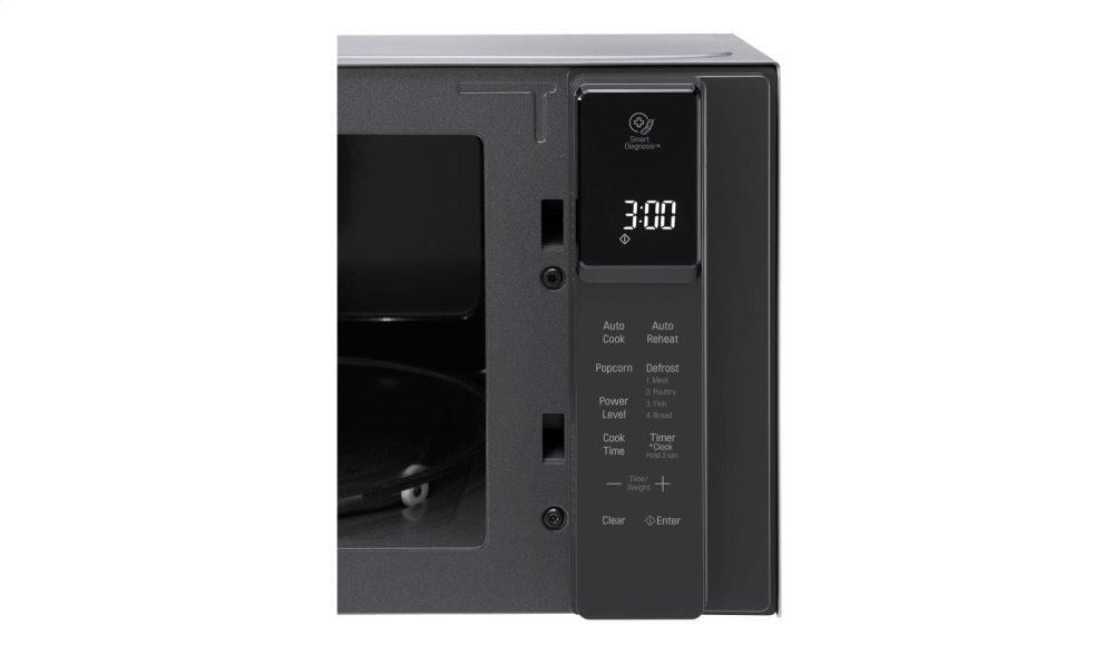 Lg LMC0975ST 0.9 Cu. Ft. Neochef™ Countertop Microwave With Smart Inverter And Easyclean®