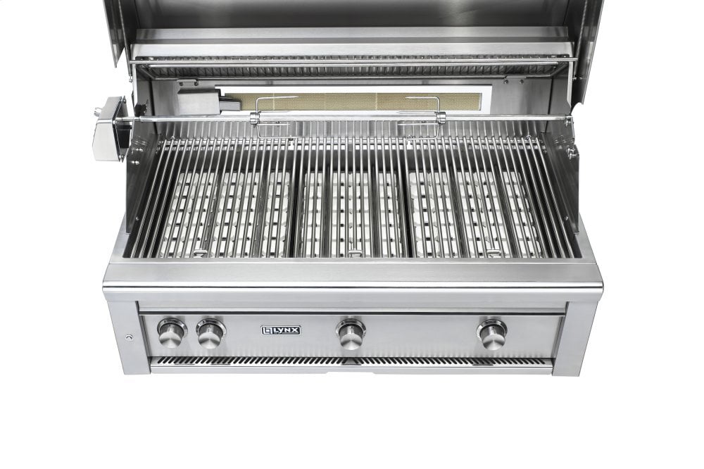 Lynx L36R3LP 36" Lynx Professional Built In Grill With 3 Ceramic Burners And Rotisserie, Lp