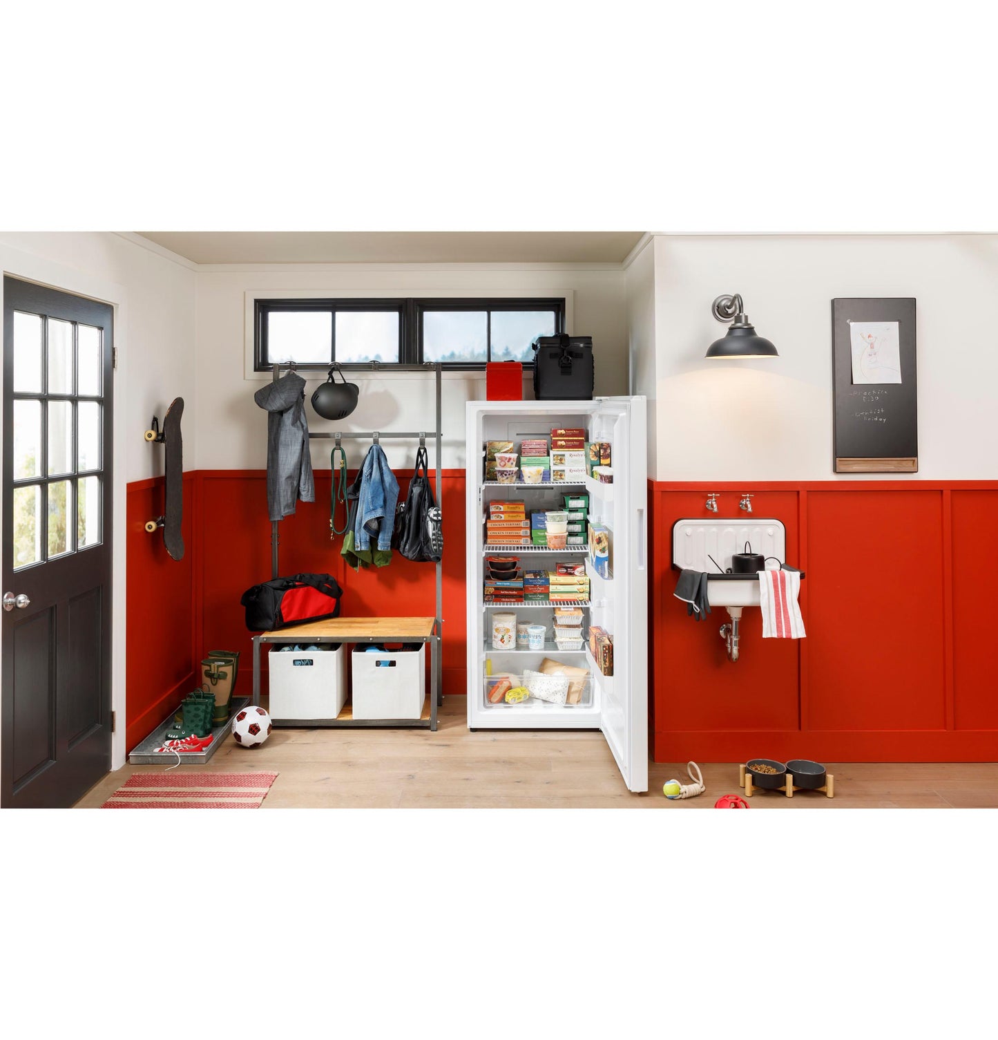 Hotpoint HUF13STRWW Hotpoint® 13 Cu. Ft. Frost-Free Upright Freezer