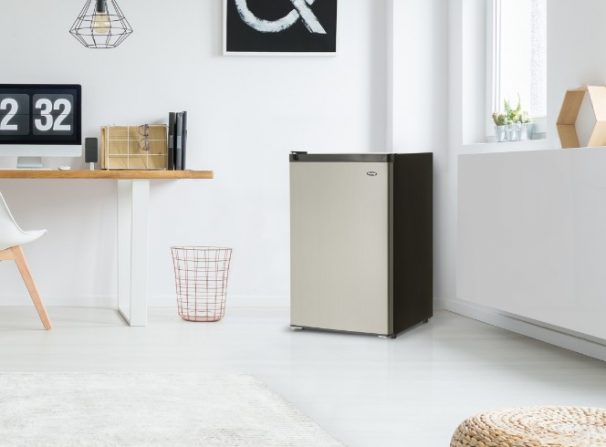 Danby DCR045B1BSLDB3 Danby 4.5 Cu. Ft. Compact Refrigerator With True Freezer