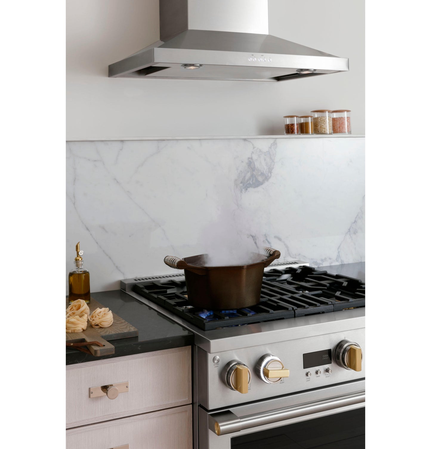 Monogram ZDP304NTSS Monogram 30" Dual-Fuel Professional Range With 4 Burners (Natural Gas)